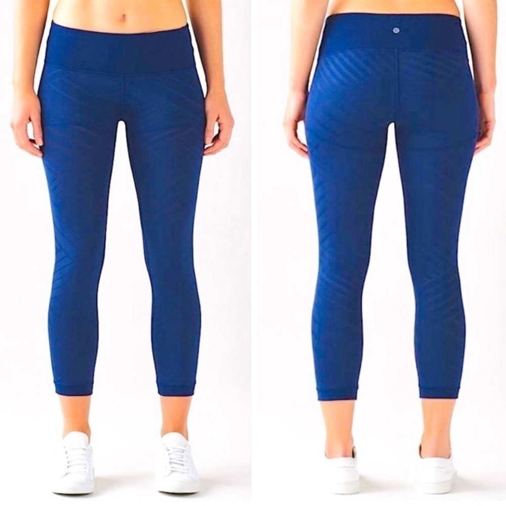 Lululemon Hot Like Agni Crop Hero Blue SZ 8